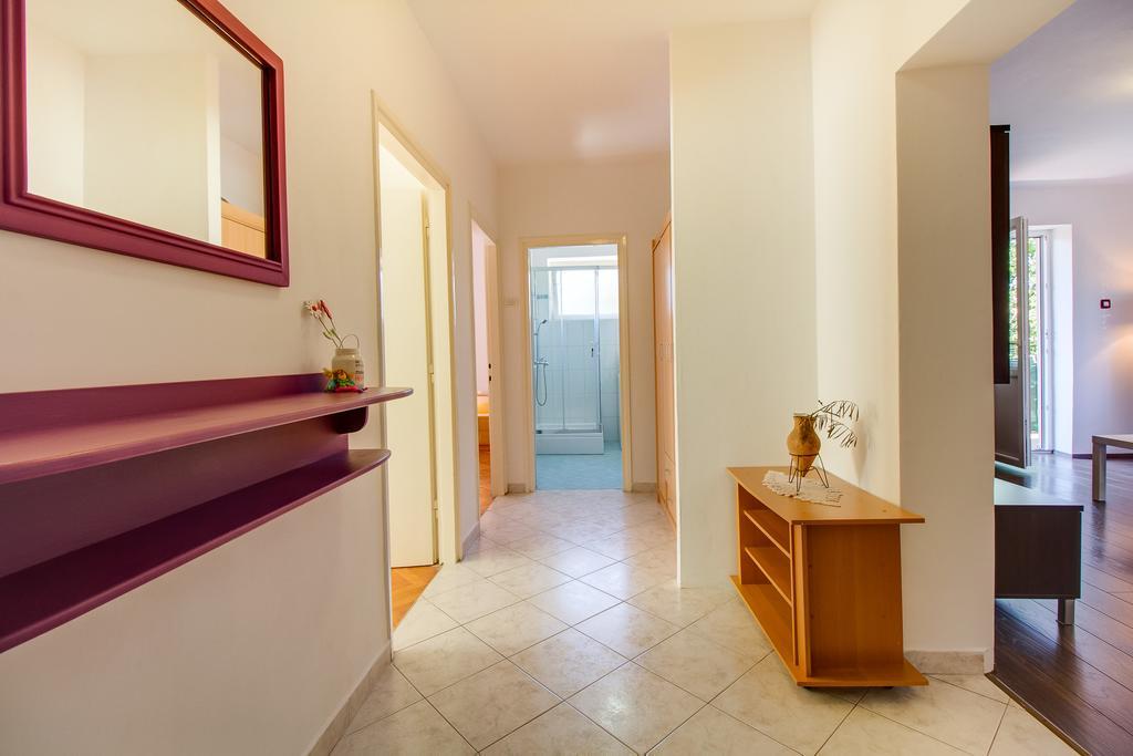 Apartment Bambi Mali Lošinj Buitenkant foto