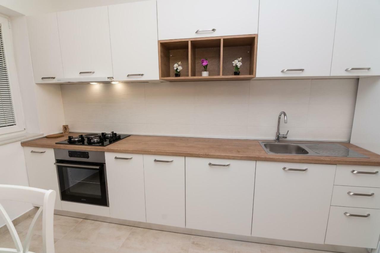 Apartment Bambi Mali Lošinj Buitenkant foto